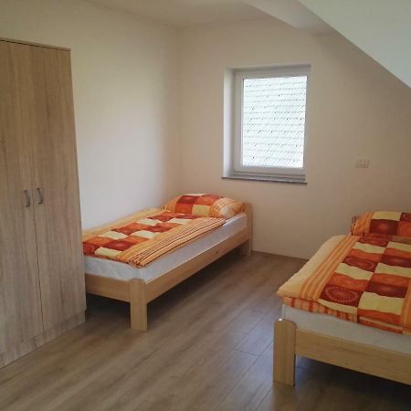 Apartmaji Zupan โบฮินิสกา เบลา ภายนอก รูปภาพ