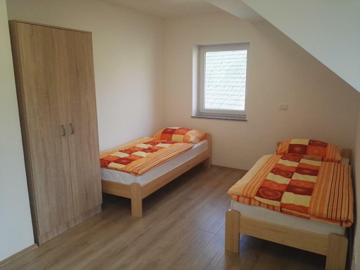 Apartmaji Zupan โบฮินิสกา เบลา ภายนอก รูปภาพ