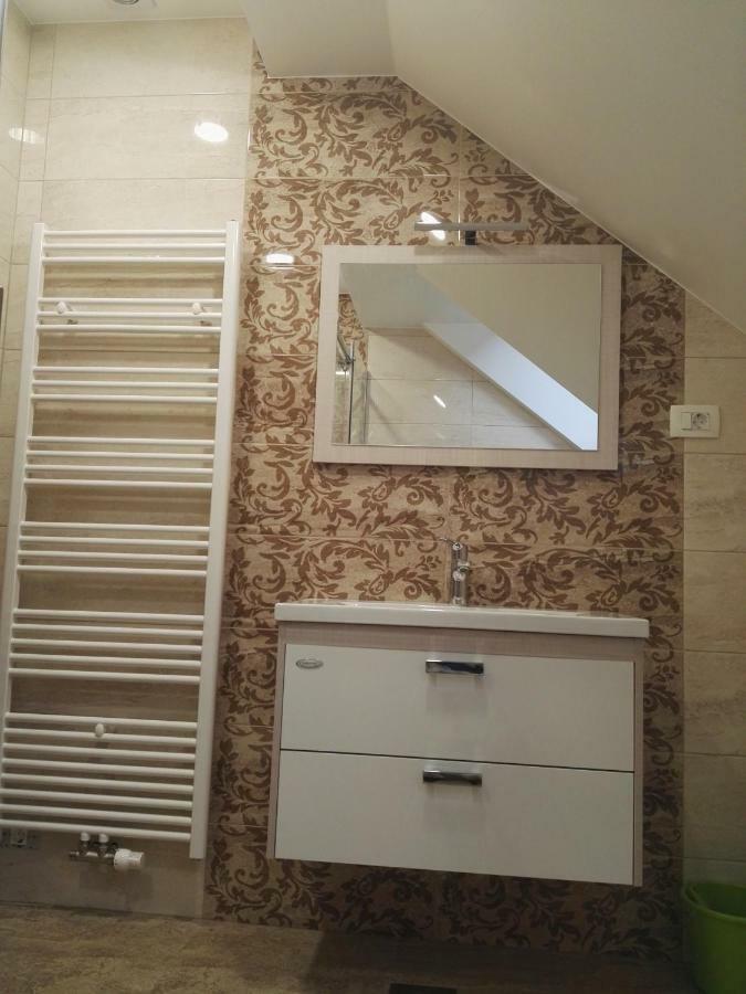 Apartmaji Zupan โบฮินิสกา เบลา ภายนอก รูปภาพ