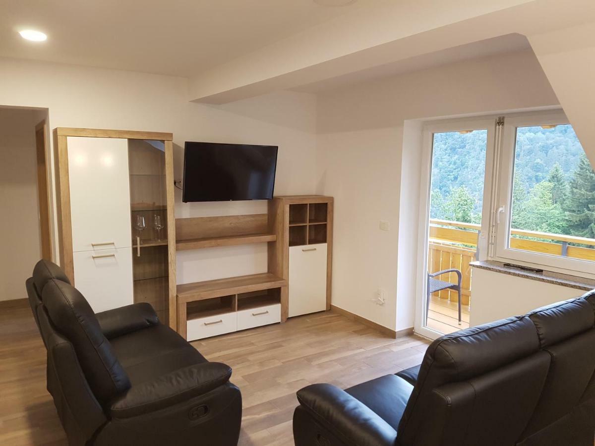 Apartmaji Zupan โบฮินิสกา เบลา ภายนอก รูปภาพ